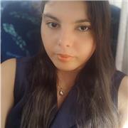 Je suis la tutrice Sandy et je veux aider avec les cours d'histoire à l'école primaire